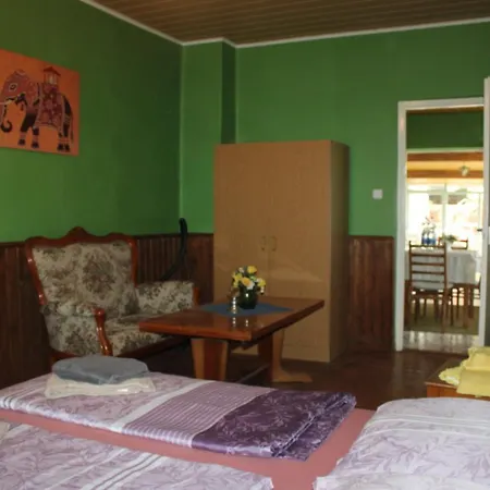 Golden Rose Landhaus *